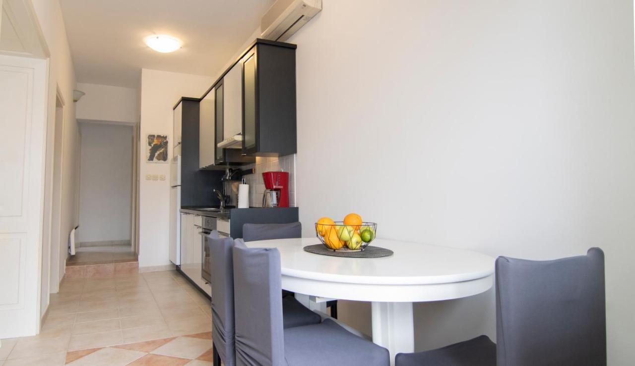 Mozart Apartament *